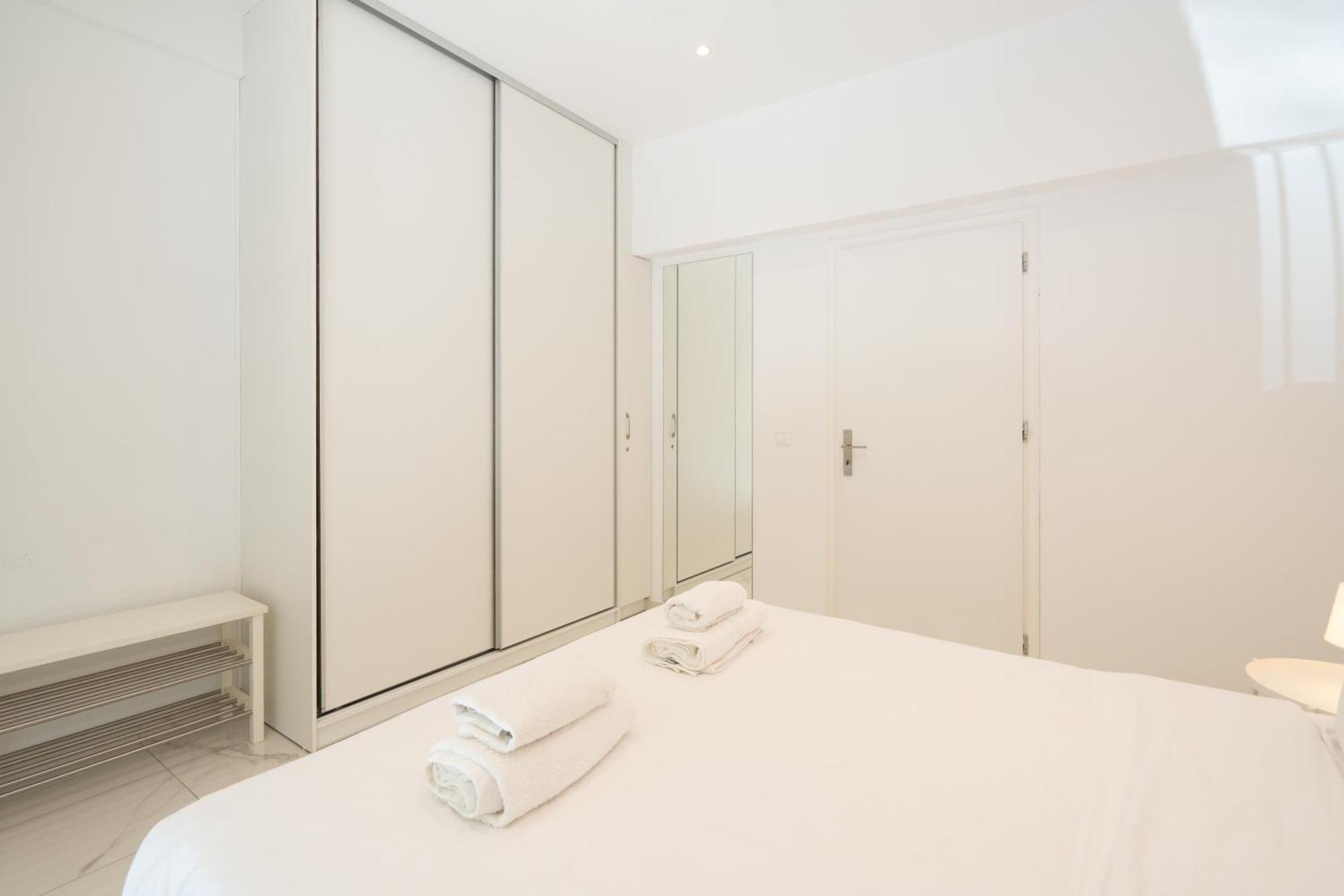 Sophisticated Modern Apt In Athens Center Ngoại thất bức ảnh