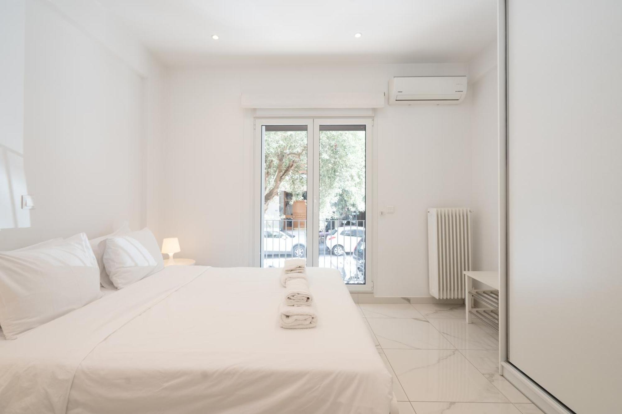 Sophisticated Modern Apt In Athens Center Ngoại thất bức ảnh